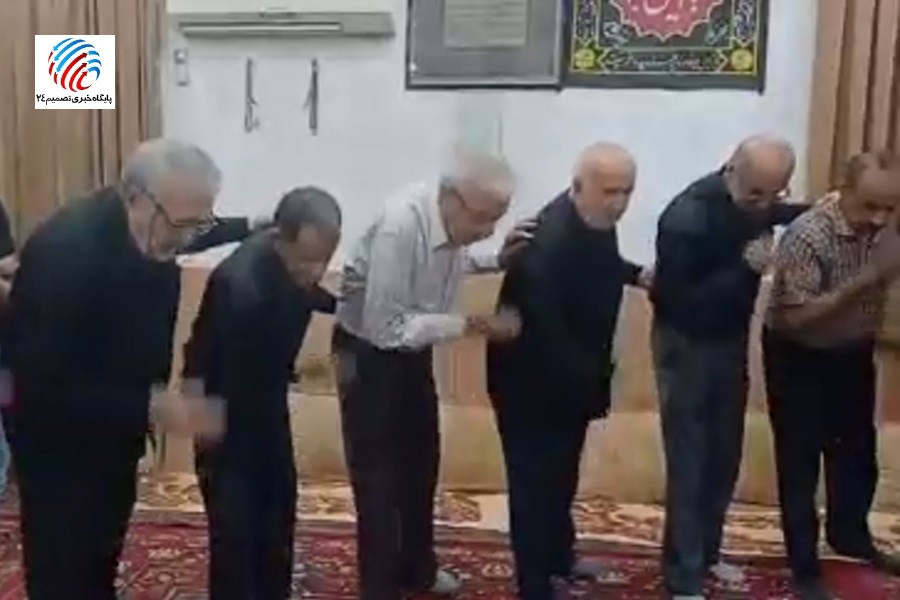 صحنه‌هایی از عزاداری، سینه‌زنی برای ابا عبدالله حسین (ع) در شب تاسوعا