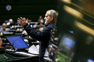 راه نجات اقتصاد، کنار گذاشتن وادادگی ارزی و تقویت تولید داخلی است