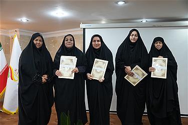 تصویر سفره امام رضا(ع) در پایتخت؛ گردهمایی خادمان آبشار عاطفه‌ها برای رفع محرومیت